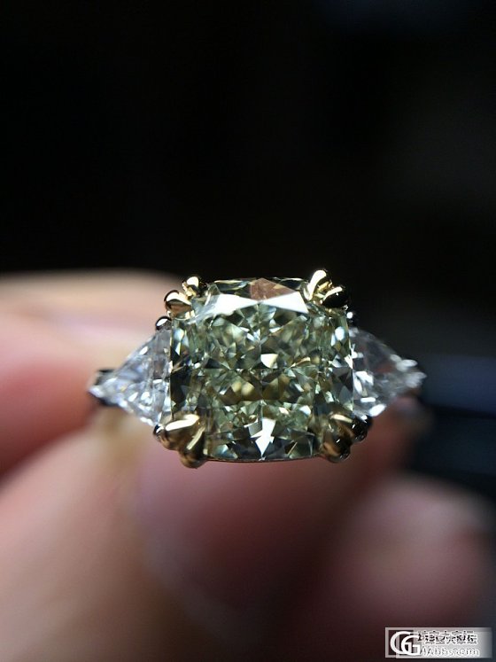 2.01CT FYG中彩绿带黄 VVS1 Harry Winston款 成品已出，_乐钻珠宝彩钻