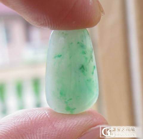 鼓厚绿吊坠_翡翠