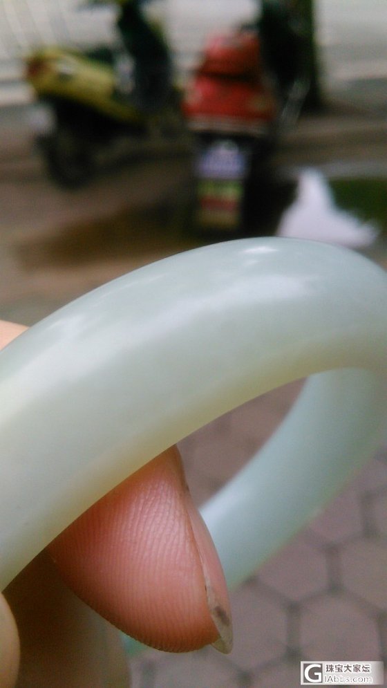 戴了20天的籽镯对比_手镯和田玉