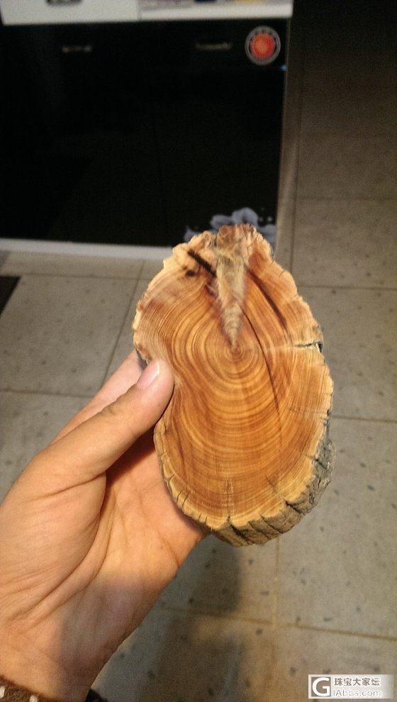 手里闲置的一块陈化崖柏料，大家给点意见看合适做什么呢？_木