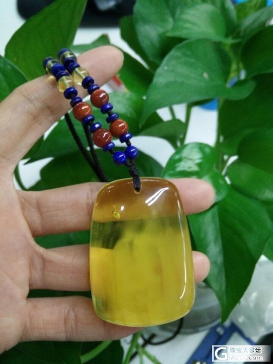 3个很漂亮的蜜蜡和金绞蜜，各位觉得怎样？_蜜蜡挂件