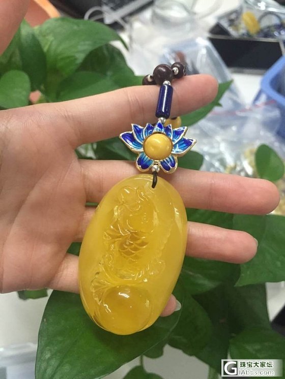 3个很漂亮的蜜蜡和金绞蜜，各位觉得怎样？_蜜蜡挂件