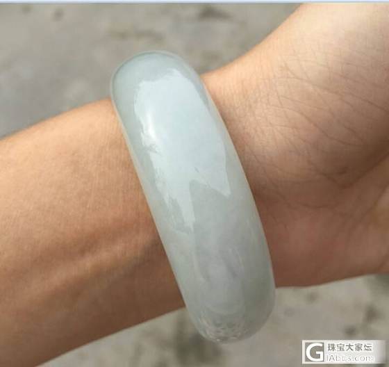 帮同事转个翡翠玉镯52圈口，小手MM快来看看吧！_翡翠