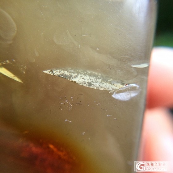 请问二块原石有问题吗？_蜜蜡打磨原石