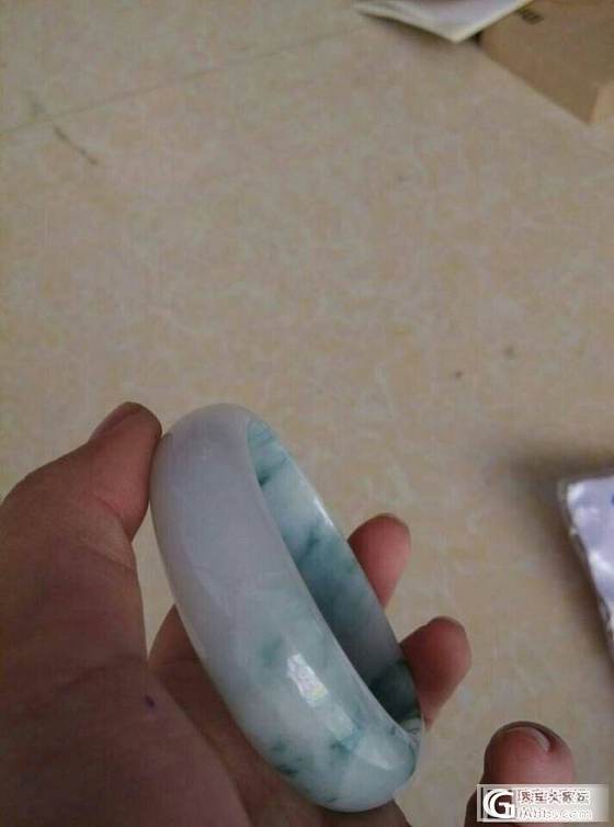 市场归来咯，大漏中拿了二十多个镯子基本都是性价比超级高哒_珠宝