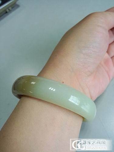 新买的和田糖玉手镯，请大师估个价_和田玉