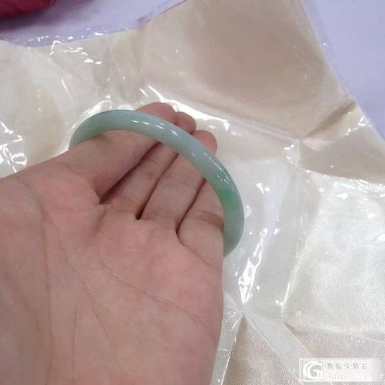 几条美美的贵妃手镯_翡翠
