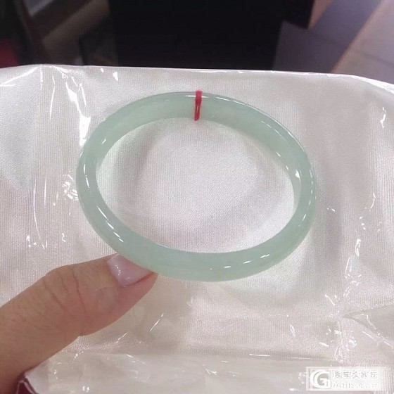 几条美美的贵妃手镯_翡翠
