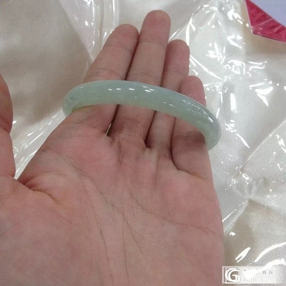 几条美美的贵妃手镯_翡翠