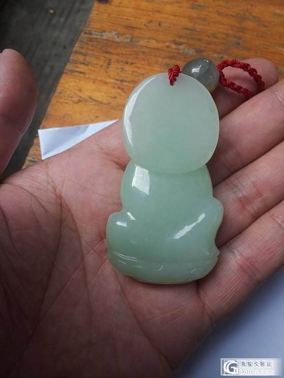 大师们帮帮看看，这那的料？_挂件和田玉