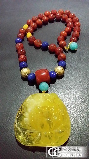 蜜蜡、青金和南红，天仙配的感觉！偶的半珀半蜜富贵牡丹牌！_蜜蜡