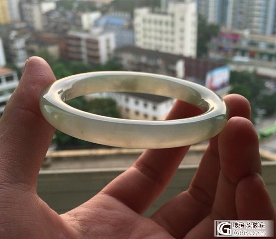想买款冰种或者冰糯飘花手镯谁有合适啊？？_翡翠