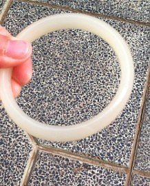 又来请大侠们帮忙来了 看看这是什么材质的_手镯翡翠