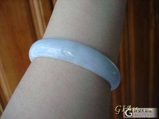 完全不懂 大伙帮看下 是A货么？值多少钱？_手镯翡翠