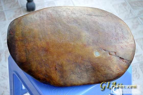 卖一块和田籽料原石，20KG左右，尺寸37x10x24cm，已找坛友鉴定_玉石