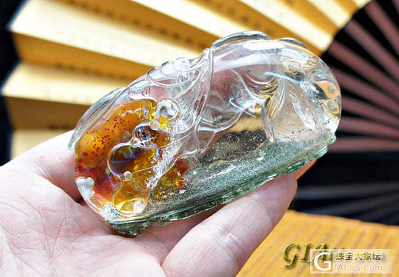 给大家看一个罕见的绿幽灵与胶花共生年年有余手把件_幽灵晶