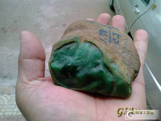 大家来看看这块色料如何_原石翡翠
