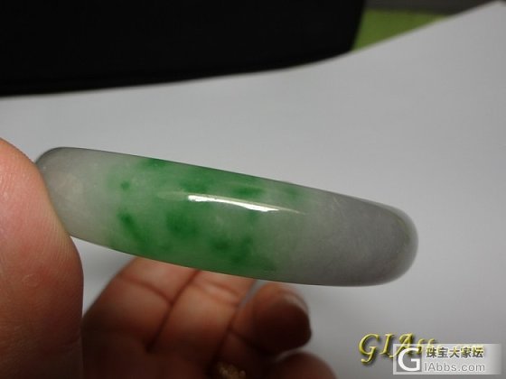 珍藏了很多年的手镯，原来是B+C！_翡翠