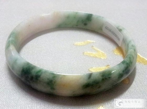 白底青翡翠手镯_玉石