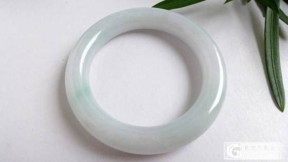 看上一款小口径翡翠，价格小中四 （再补图机几张）_翡翠