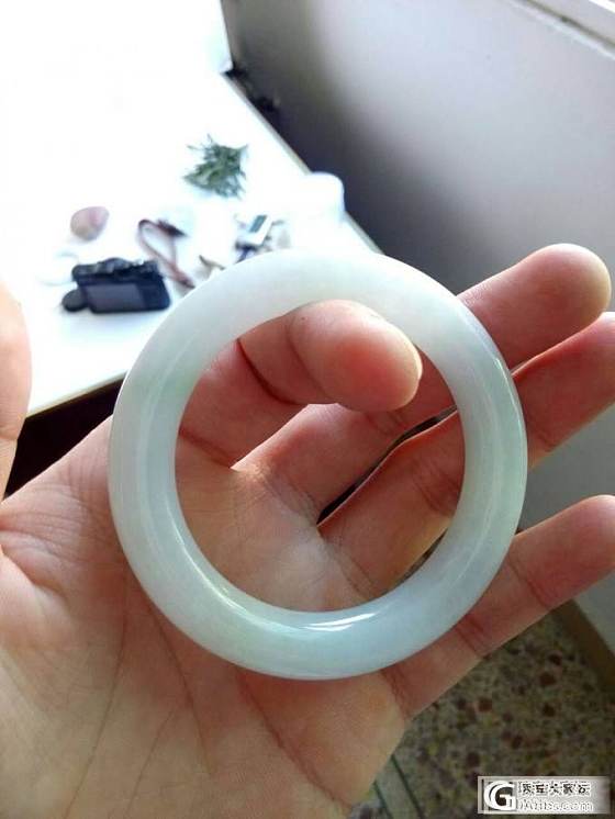 看上一款小口径翡翠，价格小中四 （再补图机几张）_翡翠
