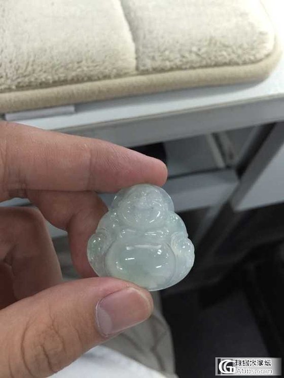 现在翡翠生意好淡呀，比去年少了好多生意呢，大家都去关注什么了呢_珠宝