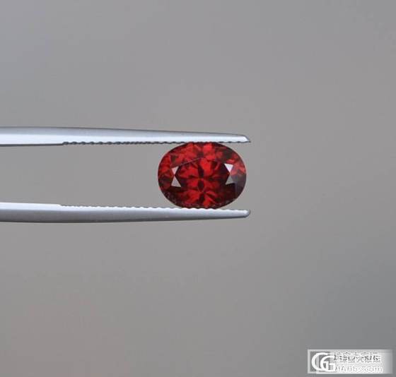 浓郁艳丽~2.69ct上品紫红色椭圆花式完美切割VS镁铝榴石仅350/ct_莫桑石宝石