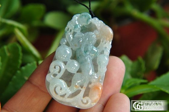 两件特色吊坠 一件飘蓝花撒金花貔貅 和云龙_翡翠
