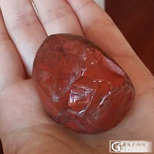 新开出来的一块南红原石还不错吧，全红没有黑色_南红