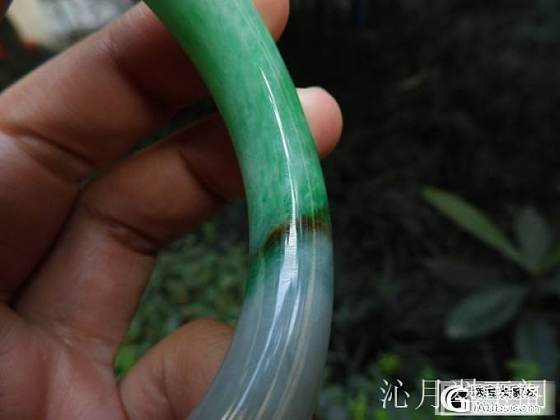 天然翡翠美镯胖嘟嘟的_翡翠