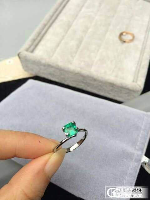 干净得不象话的小绿出成品大爱_祖母绿