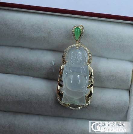 刚镶嵌出来的绿阳蛋面晚装镶嵌 18K金和钻石项链_珠宝