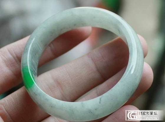 请大家帮看看  这2个镯子   劳烦各位了_翡翠