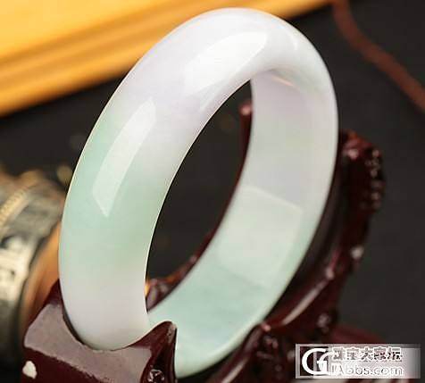 看上这款镯子，大神们帮忙看下好不好，值不值的收？_翡翠