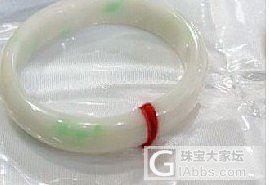 还是钟情白底青  大家帮我看看 能看到多少价钱_翡翠