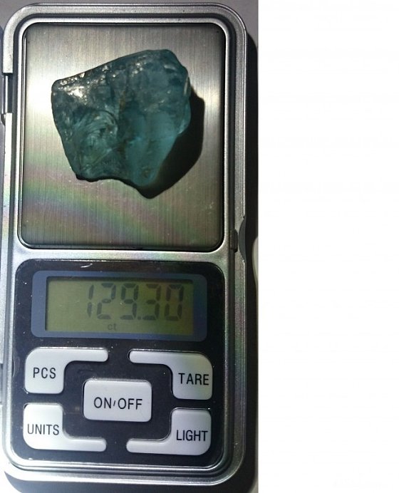 新疆海蓝宝石63克拉左右，应该卖多少钱最好？_刻面宝石海蓝宝