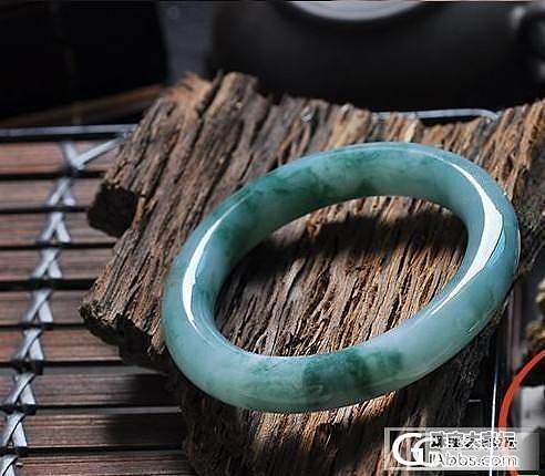 求55圈口手镯，带绿，2万左右_翡翠