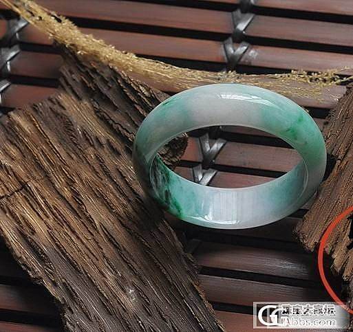 求55圈口手镯，带绿，2万左右_翡翠