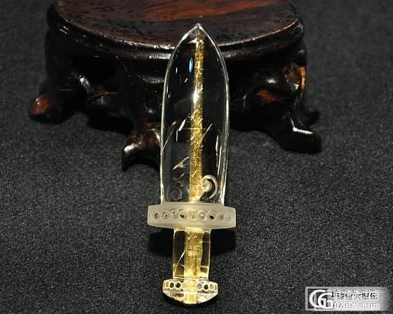罕见钛晶宝剑吊坠，绝世孤品_宝石