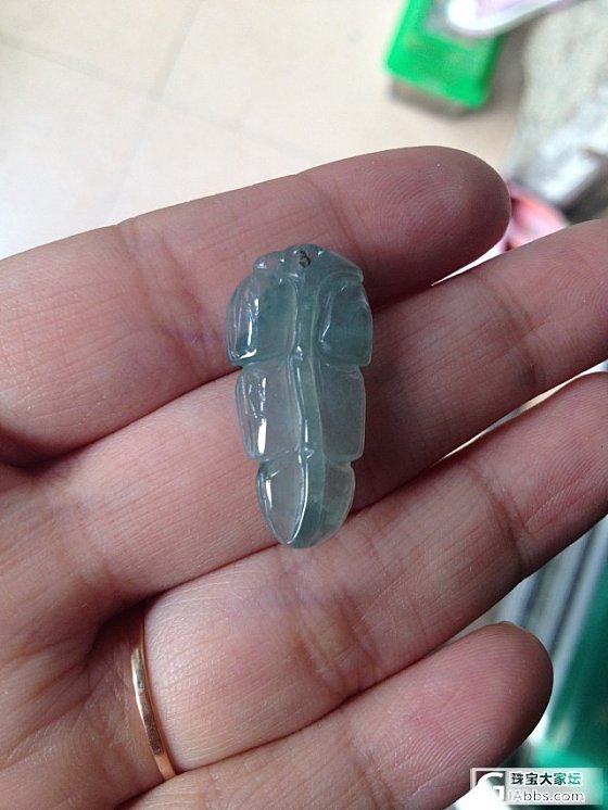 小户人家入的小小翡翠吊坠_翡翠