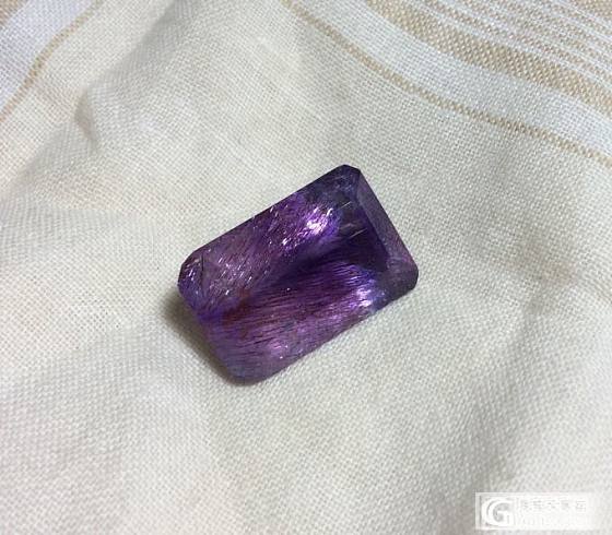 紫晶里面有红的针状物。_紫水晶