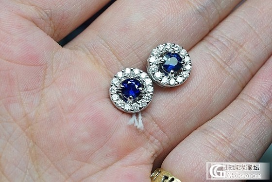 基础必备款 斯里兰卡蓝宝石皇家蓝色钻石f vvs 18k白金耳环_博物馆
