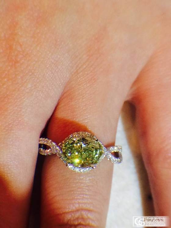 2.04CT Fancy Yellow Green_乐钻珠宝彩钻