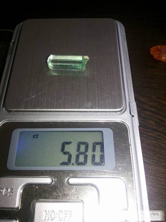 非洲的祖母绿原石_祖母绿