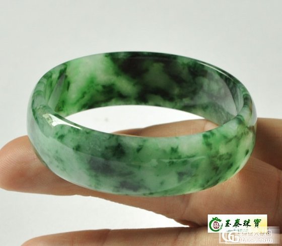 刚入的一个镯子,大家轻拍~我是个外行哦_翡翠