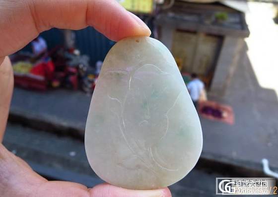 平民级的挂件，小小三的价格_翡翠