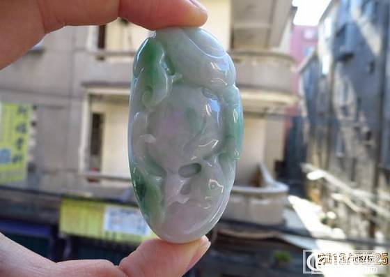 平民级的挂件，小小三的价格_翡翠