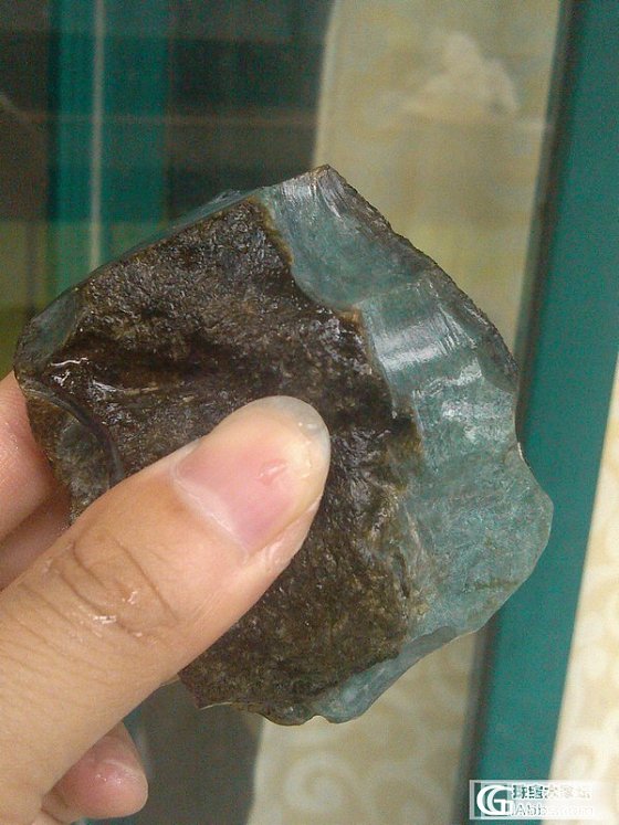 磨开一边了，请大家再看下质地水色_半成品翡翠