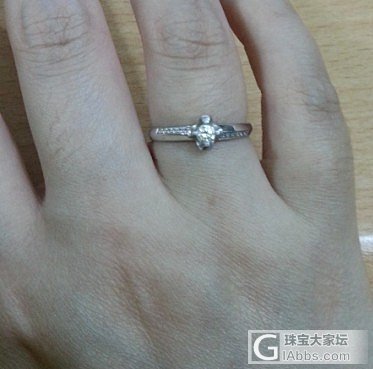 老凤祥买的小钻戒 10分不到3000块 想要以旧换新  大家给个意见_钻石