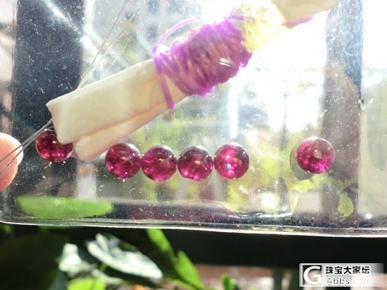 新入的实惠石榴石配黄金_串珠石榴石金